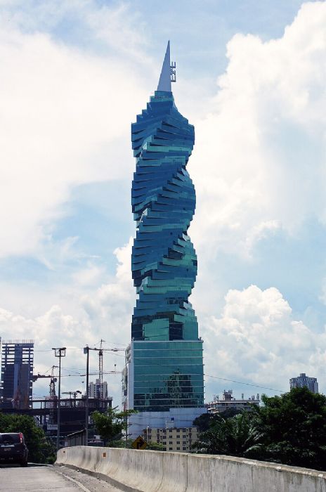Foto artículo: El Tornillo: Innovación Arquitectónica en Ciudad de Panamá